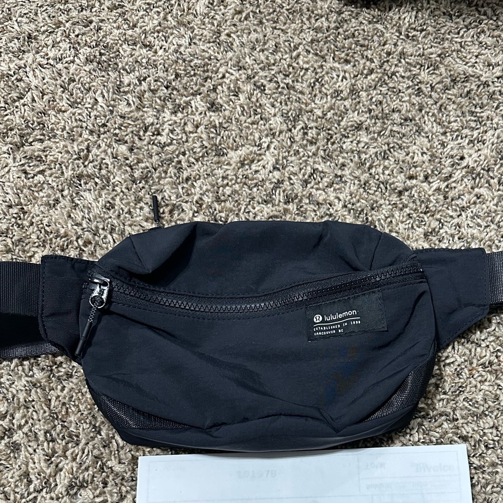 Lululemon Clean Lines Belt Bag